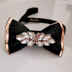 Adjustable Bow Tie Jewelry For Party, Elegant Adjustable Bow Tie For Black-tie Events, Luxury Detachable Bow Tie For Party, Luxury Bow Tie For Party, Chic Formal Bow Tie Jewelry, Elegant Detachable Bow Tie As Gift, Elegant Bow Tie With Detachable Bow As Gift, Adjustable Party Jewelry With Decorative Bow, Elegant Adjustable Jewelry With Satin Bow