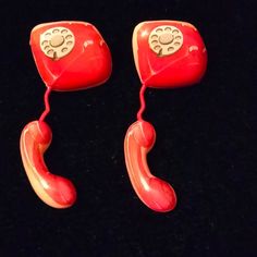 Standing Ovations Red Telephone Of The Hook Dangle Earrings Vintage 1987s Pre-Owned Showns Normal Wear Possible, Soiling, Scratching And Discoloration Please See All Photos As They Are Part Of The Description. Red Dangle Single Clip-on Earring, Red Dangle Clip-on Earring, Vintage Red Clip-on Earrings For Evening, Vintage Red Drop Clip-on Earrings, Red Enamel Vintage Earrings, Red Telephone, Standing Ovation, The Hook, Woman Standing