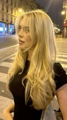 Blonde Hair Inspiration, Mob Wife, Hair Appointment, Platinum Blonde Hair, Long Blonde, Long Blonde Hair, American Beauty