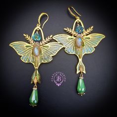 Luna Moth Green Shimmers Wings Earrings - Etsy Unique Green Butterfly Earrings, Whimsical Green Czech Glass Earrings, Handmade Green Fantasy Earrings, How To Make Wings, Wings Earrings, Butterfly Gifts, Luna Moth, Wing Earrings, Opal Earrings