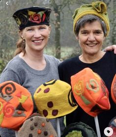 Xmas Market, Fleece Hats, Sewing Fleece, Recycled Sweaters, Hat Blocks, Felt Hats, Crazy Hats