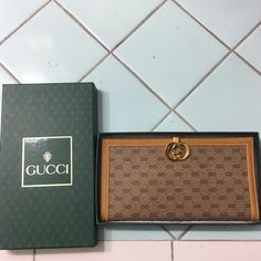 Brand New. 100% Authentic. Gucci Brown Wallets With Interior Card Slots, Brown Gucci Wallets With Interior Card Slots, Designer Tan Rectangular Wallet, Designer Gold Bifold Wallet, Designer Tan Wallets For Travel, Designer Tan Wallet, Designer Tan Wallet For Evening, Rectangular Gucci Wallet For Travel, Classic Gucci Wallet For Travel