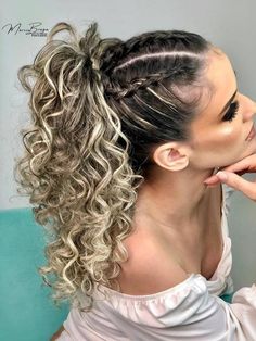 Hairstyles For Fat Faces, Curly Hair Beauty, Natural Curly Hair Cuts, Guest Hair, Dance Hairstyles, Mom Hairstyles, Peinados Fáciles Para Cabello Corto