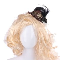 Go out with your best hat at steampunk events! Steampunk accessory Material: polyester Perfect for cosplays, Halloween, costumes... Dimensions: 13cm x 8,5cm Victorian Cosplay, Costume Carnaval, Steampunk Top, Steampunk Top Hat, Little Hat, Everyday Cosplay, Victorian Hats, Halloween Photography, Steampunk Hat