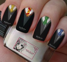 Maquillage Harry Potter, Harry Potter Nails Designs, Potter Nails, Harry Potter Makeup, Harry Potter Nail Art, Harry Potter Nails, Unghie Nail Art, Kit Manicure, Buku Harry Potter