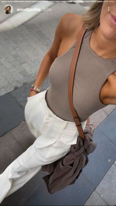 Madrid Outfits, Daily Outfit Inspiration, Casual Outfit Inspiration, Stylish Work Attire, Corporate Outfits, Summer Attire, Outfit Inspo Fall, Professional Outfits