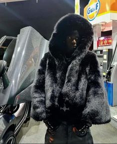 Fur Jacket Outfit, Fur Outfit, Mens Fur Coat, Mens Fur, Dope Outfits For Guys, Street Fashion Men Streetwear, Mens Outfit Inspiration, Winter Fits, Streetwear Men Outfits