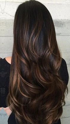 Luscious dark hair with caramel highlights Brunette Hair With Highlights, Caramel Highlights, Short Hairstyle, Dark Brown Hair, Hair Envy, 가을 패션, Brunette Hair, Great Hair