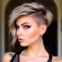 Shaved Sides Hairstyles, Haircut Ideas Trendy, Cute Bun, Edgy Short Haircuts, Hairstyle Ideas Easy, Bob Hair Color, Asymmetrical Haircut, Shaved Side Hairstyles