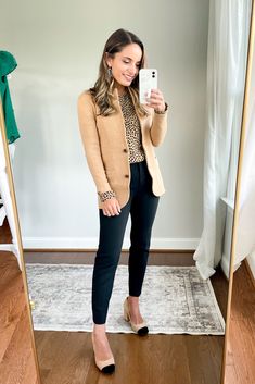 Classic Work Outfits, Interview Outfits Women, Office Casual Outfit, Business Outfits Women, Outfits Petite, Sweater Blazer, Summer Work Outfits, School Looks