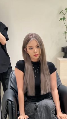 Ash Gray Blonde Hair, Smokey Gray Hair, Cool Toned Blonde Hair Asian, Asian Hair Ash Blonde, Ashy Blonde Asian Hair, Lavender Ash Hair, Korean Ash Blonde Hair, Ash Blonde Korean Hair, Grey Hair Aesthetic