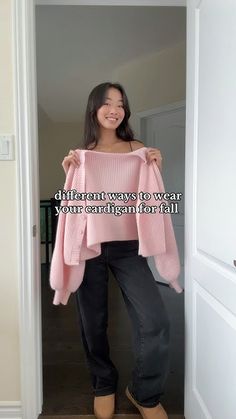 How To Style A Oversized Cardigan, Different Ways To Style A Cardigan, Different Ways To Wear Cardigans, Different Ways To Wear A Cardigan, Style A Cardigan Outfit Ideas, Style A Sweater, How To Crop A Cardigan, How To Wear A Cardigan, Cardigan Outfits Fall