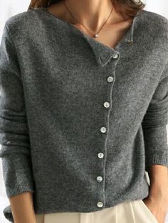 Moda Chic, Winter Pullover, Button Sweater, Spring Sweater, Estilo Chic, Look Casual, Outfit Casual, Casual Look, Look Chic