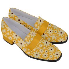 Yellow Loafers, Loafers Women, Yellow Shoes Women, Loafers Vintage Style, Pin up Loafers, Daisy Shoes, Chunky Heels Women, retro shoes Designed in California, Handmade to order from overseas. SIZE UP HALF A SIZE FOR BETTER FIT, say you are a size 7, please pick 7.5 I designed this yellow loafers for women who loves vintage style shoes and pin-up fashion. These delightful shoes feature a captivating yellow color with a cute daisy floral print, adding a touch of whimsy and nostalgia to any dress o Retro Round Toe Court Shoes For Spring, Vintage Flat Loafers For Fall, Retro Fall Loafers For Office, Retro Loafers For Office In Fall, Vintage Oxfords For Spring Office Wear, Vintage Oxfords For Office In Spring, Vintage Slip-on Loafers With Round Toe, Retro Pointed Toe Loafers For Office, Retro Spring Court Shoes With Almond Toe