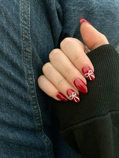 #rednails #inspo #inspo #christmas #ideas Xmas Nails Mistletoe, Gel Nail Inspo Christmas, Nail Inspiration December, Red Subtle Christmas Nails, Red Hair Christmas Aesthetic, Nails For The Holidays Seasons, Red Christmas Nails Aesthetic, Christmas Now Nails, Nails Winter Inspiration