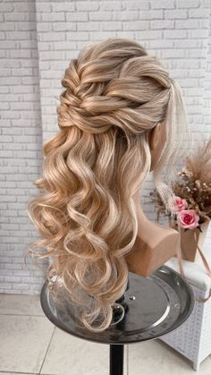 Wedding Hair Extensions Updo, Formal Hairstyles Down, Darkest Blonde, Brunette Shades, Picture Day Hair, Manaus Am, Wedding Hair Colors, Boho Bridal Hair