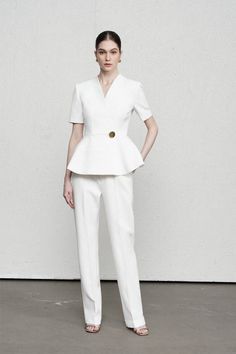 Elegant Tailored V-neck Top, Chic Peplum Workwear Blouse, Chic Peplum Blouse For Work, Chic Peplum Tops For Work, Feminine Peplum Blouse For Work, Elegant Structured Blouse For Work, Fitted Elegant Peplum Top For Work, Elegant Fitted Peplum Top For Work, Chic Peplum Tops For Formal Occasions