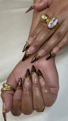 Brazil Inspired Nails, Tortoise And Gold Nails, Tortoise Shell Nails With Gold, Long Tortoise Shell Nails, Tortoise Shell Nails Coffin, Coffin Tortoise Shell Nails, Elegant Nail Designs, Casual Nails, Girly Acrylic Nails