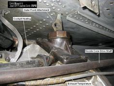 an image of the inside of a vehicle with parts labeled in english and spanish on it