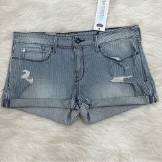 Low Rise Shortie Waistband Is Approximately 16.5 Inches Across When Laying Flat Inseam Is Approximately 2 Inches Ynf 5171 Levis 501 Black, Light Color Jeans, White Levis, Levi Jean Shorts, Mid Thigh Shorts, White Denim Shorts, Levi’s Jeans, Levi’s 501, Jeans For Short Women