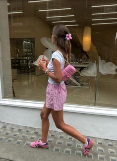 #fashion #ootd #outfit #pink #style #inspo Pink Adidas Outfit, Pink Shorts Outfits, Adidas Gazelle Outfit, Ideas De Outfits, Adidas Gazelle Indoor, Nyc Outfits, Samba Outfit, Shoe Wishlist, London Outfit