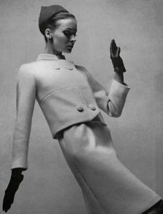 1966 Christian Dior Fashion Through The Decades, Jean Shrimpton, Dior Collection, Sixties Fashion, Vintage Fashion Photography, Guy Laroche, French Fashion Designers, 60 Fashion