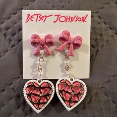 Betsey Johnson Heart & Bow Earrings Lovecore Accessories, Funky Earrings Aesthetic, Gyaru Earrings, Akira Aesthetic, Gyaru Accessories, Kawaii Shopping, Funky Accessories, Strawberry Earrings, Kawaii Accessories