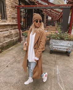 Hip Mom Outfits, Cool Outfits Women, 30 Year Old Fashion Women, Boho Winter Fashion, Mantel Outfit, Fall Winter Style, Casual Winter Outfits, Mode Inspiration, Fall Winter Fashion