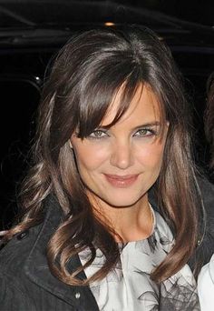 Us Forever, Haircut Types, Curly Haircuts, 2022 Trends, Favorite Hairstyles, Katie Holmes, Curly Hair Cuts, Winter Hairstyles