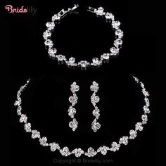 Fashion Crystal Silver Necklace Earrings Bracelet  Jewelry Set | Bridelily Bridal Jewellery Online, Gold Chain Design, Headpiece Jewelry, Crystal Jewelry Sets, Crystal Fashion, Chic Necklace, Simple Diamonds, Necklace Simple, Wedding Jewelry Sets