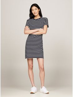 Tommy Hilfiger women's dress. Embrace a casual look while flattering your figure in this T-shirt dress that's cut to a sleek slim fit.  Material: 100% Cotton (rgc). Desert Sky, Tommy Hilfiger Women, Casual Look, Outfits Casuales, Jersey Dress, Casual Outfit, T Shirt Dress, Shift Dress, Casual Looks