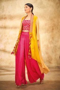 Shop for Aditi Somani Pink Pure Silk Dual Toned Cape And Bandhani Pant Set for Women Online at Aza Fashions Asymmetric Cape, Bandhani Pattern, Long Cape, Pink Suit, Satin Color, Lace Crop Tops, Chevron Pattern, Pant Set, Indian Wear