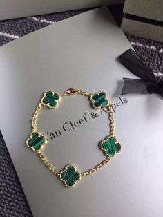 Stile Blair Waldorf, Van Cleef And Arpels Jewelry, Van Cleef And Arpels, Wrist Jewelry, Dope Jewelry