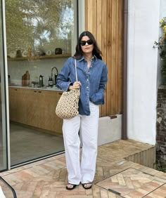 The Anna Edit, Venezia Outfit, Fall Season Outfits, Outfit Inspo Simple, Minimalist Ootd, Postpartum Wardrobe, Mary Jane Shoes Outfit, Linen Shirt Outfit, Jean Looks