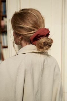 Long Hair Haircut, Low Bun, Penteado Cabelo Curto, Yoga Photography, Hair Envy, 가을 패션, Hair Dos