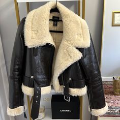 Size Medium Shearling Jacket. Worn A Few Times Brand New Condition. Size Medium Stand Studio Jacket, Sherling Jacket, Urban Outfitters Jacket, Faux Shearling Coat, Faux Shearling Jacket, Trendy Fashion Outfits, Bomber Jackets, Shearling Jacket, Winter 2024