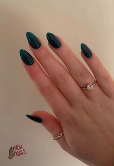 Dark Green Hailey Bieber Nails, Medium Dark Nails, Forest Green Nails Almond Shape, Shiny Dark Green Nails, Dark Green Ombré Nails, Deep Emerald Green Nails, Basic Dark Nails, Petrol Green Nails, Emerald Nails Almond