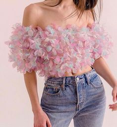 Flower Design Blouse, Lirika Matoshi, Design Blouse, Stylish Dress Designs, Fashion Design Clothes, Cute Casual Outfits, Fashion Tops