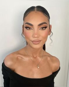 Soft Glam Makeup Matte, Latina Soft Glam Makeup, Makeup Artist Captions For Instagram, Natural Makeup Looks For Wedding, Birthday Makeup Looks Natural, Photo Makeup Ideas, Makeup Instagram Feed, Subtle Glam Makeup, Makeup For Photoshoot