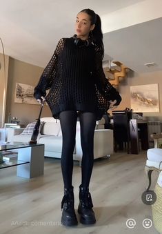 Black Lazy Outfits, Witchy Black Outfit, Cute Casual Black Outfits, Alt First Date Outfit, Clean Goth Girl Aesthetic, Comfortable Alternative Outfits, Casual Goth Outfits Fall, Goth Winter Outfits Snow, Goth Christmas Party Outfit