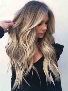 Wanna wear sun-kissed shades hair color? See here we have made a collection of sensational blonde balayage hair colors that you may use to wear for amazing highlights of sun-kissed hair colors right now. These are awesome shades of balayage hair colors in year 2018. Dirty Blonde Hair Color Ideas, Blond Balayage, Ombre Hair Blonde, Brunette Balayage, Balayage Blonde, Dirty Blonde Hair, Balayage Hair Blonde, Brown Blonde Hair, Ombre Hair Color