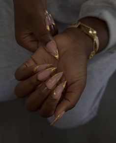 Gold Tip Nails, Stilleto Nails Designs, Red And Gold Nails, Gold Acrylic Nails, Drip Nails, Stiletto Nails Designs, French Tip Acrylic Nails, Dope Nail Designs, Short Square Acrylic Nails