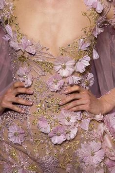 Elie Saab Haute Couture Elie Saab Haute Couture, Dress With Flowers, Couture Embroidery, Dior Haute Couture, Couture Details, Gorgeous Gowns, Marchesa, Fall 2016, Elie Saab