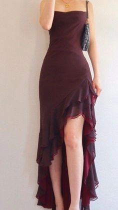 Minimal Stil, Burgundy Evening Dress, Burgundy Prom, Ruffle Prom Dress, Thrift Inspo, Grad Ideas, Burgundy Prom Dress, Prom Dress Inspiration, Pretty Prom Dresses