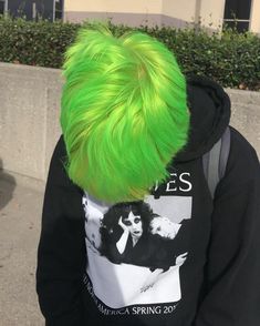 Short Green Hair, Neon Green Hair, Arctic Fox Hair Color, Neon Hair, Green Hair, Green Aesthetic