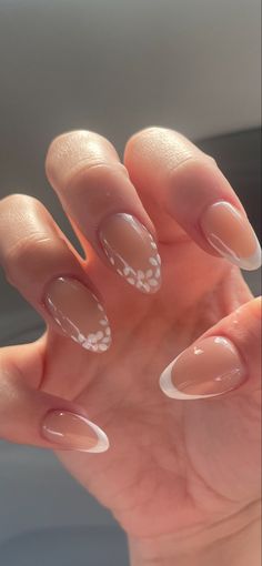 Flower French nails
Wedding neutral 2023 oval classic simple Simple Prom Nails Almond, Nail Ideas Almond Spring, Floral French Tip Almond Nails, French Floral Nails, French Nails Oval, White Almond Nails With Design, French Flower Nails, Spring Neutral Nails, French Nails With Flowers