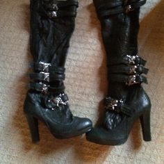 Thomas wylde black leather skull boots Black Thomas wylde boots  never worn skull buckles leather boots  3 inch heels size 8  they  are awsome boots thomas wylde Shoes Gothic Leather Boots For Night Out, Goth Heels, Skull Boots, Mcbling Fashion, Jade Design, Black Thigh High Boots, Funky Shoes, Funky Outfits, Fancy Shoes