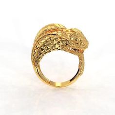 Antic Ring Design, Royal Ring, Gold Jewellery India, Bangle Collection, Royal Rings, Diamond Gold Ring, Ring Jewellery Design, Jewelry Design Drawing, Gold Bridal Jewellery Sets