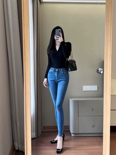 Tita Outfit Ideas Casual, Summer Denim Outfits, Denim Outfit Ideas, Current Hairstyles, Stylish Outfits Casual, Sophisticated Outfits, Everyday Fashion Outfits, Summer Denim