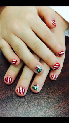 Christmas Nail For Kids, Easy Christmas Nail Designs For Kids, Kids Holiday Nail Designs, Christmas Nail Art For Kids, Christmas Nail Designs For Kids, Christmas Nail Ideas For Kids, Christmas Nails Kids Easy, Kids Nail Designs Christmas, Kids Nails Christmas